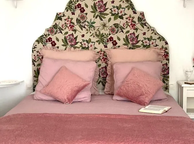 Le Vieux Moulin Bed & Breakfast Bouhet