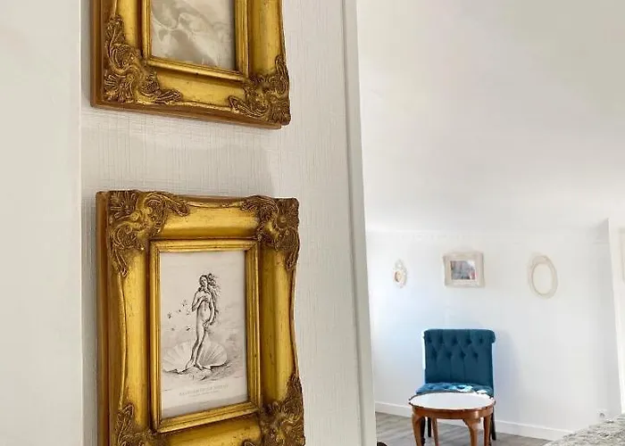 Le Vieux Moulin 住宿加早餐酒店 Bouhet